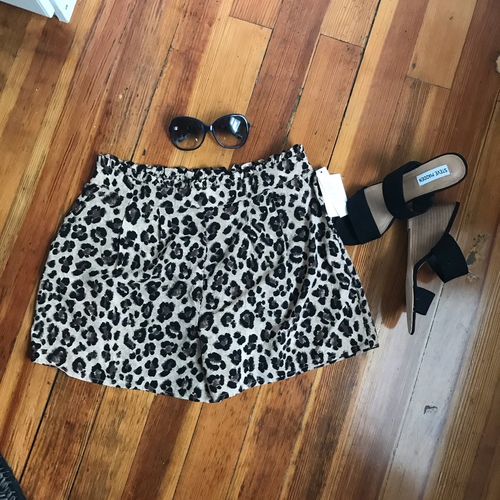 NWT Paperbag Waist Shorts